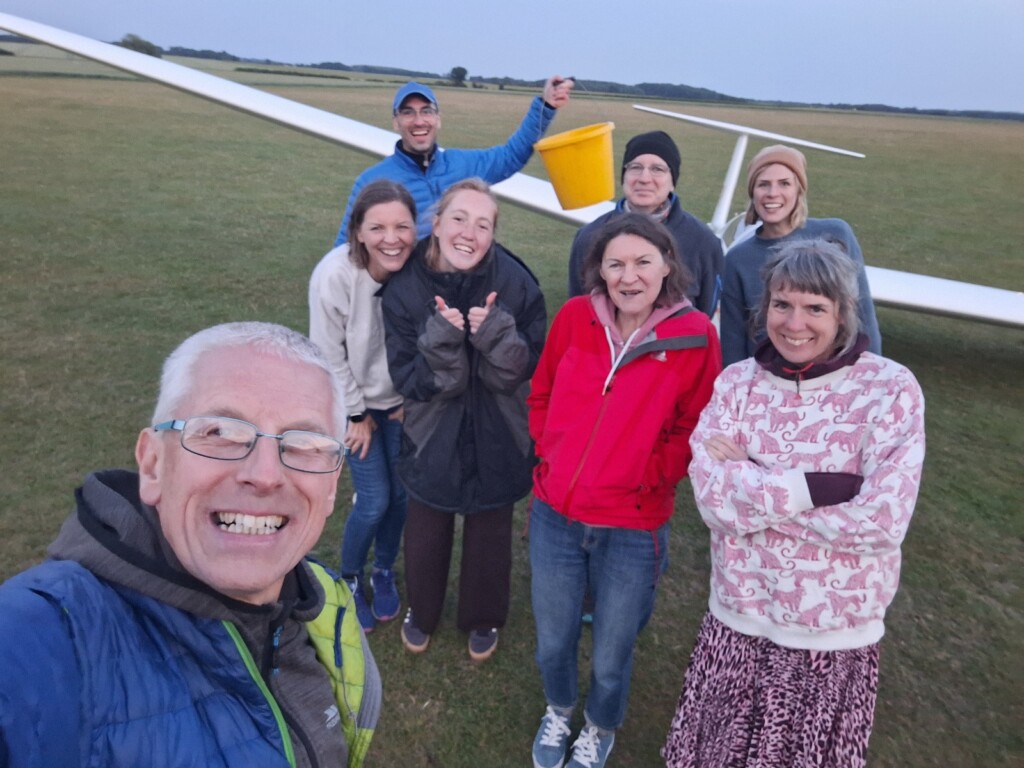 Very lovely Striders helping to clean gliders