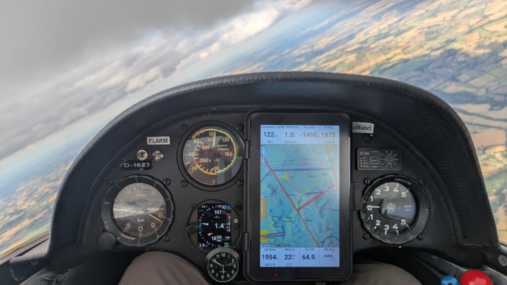 Things are looking up - 6,500 ft, 122 km to go, but still about 4,500 ft below glide)