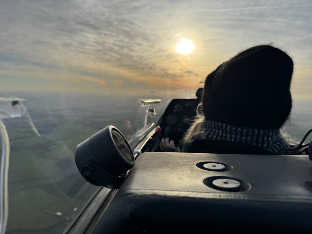 The low winter sun from the Puchacz